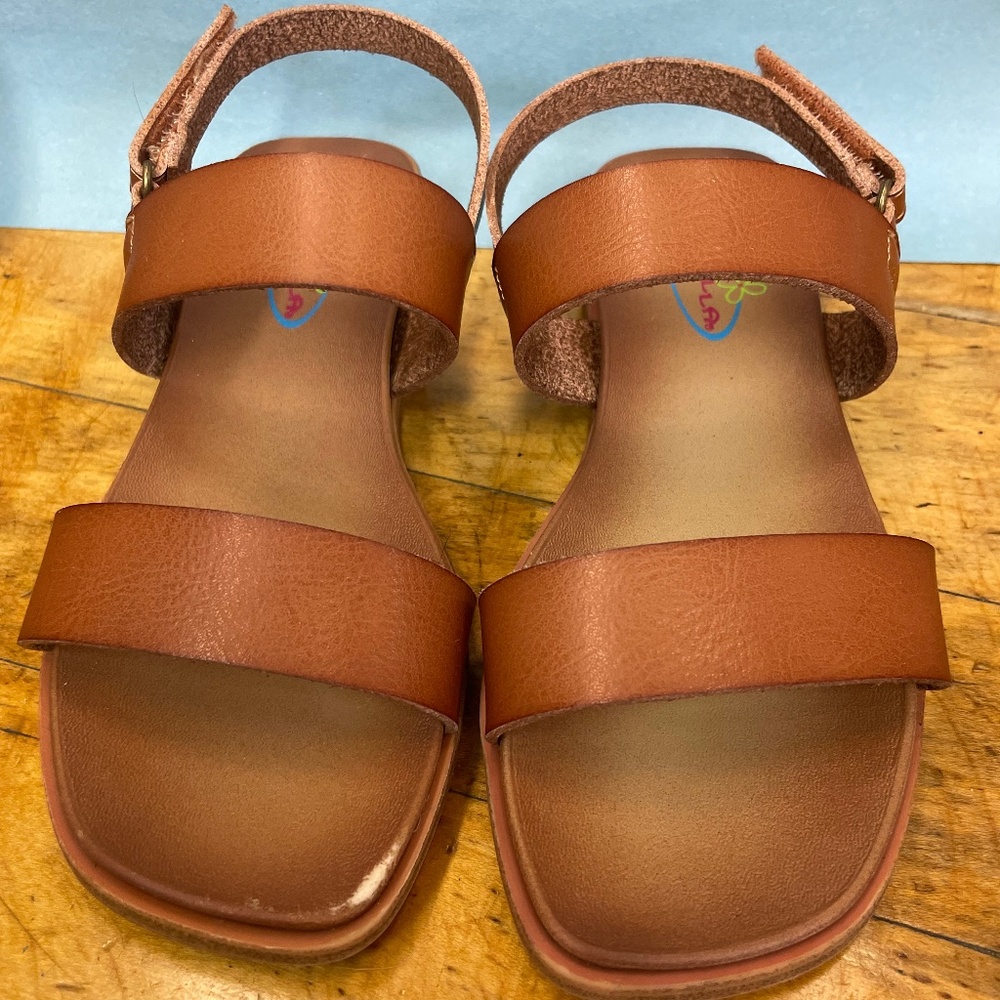 Girls sandals